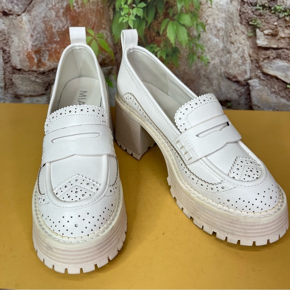 MIA Off-White Oxford Platform Loafers, 8M - Picture 8 of 13
